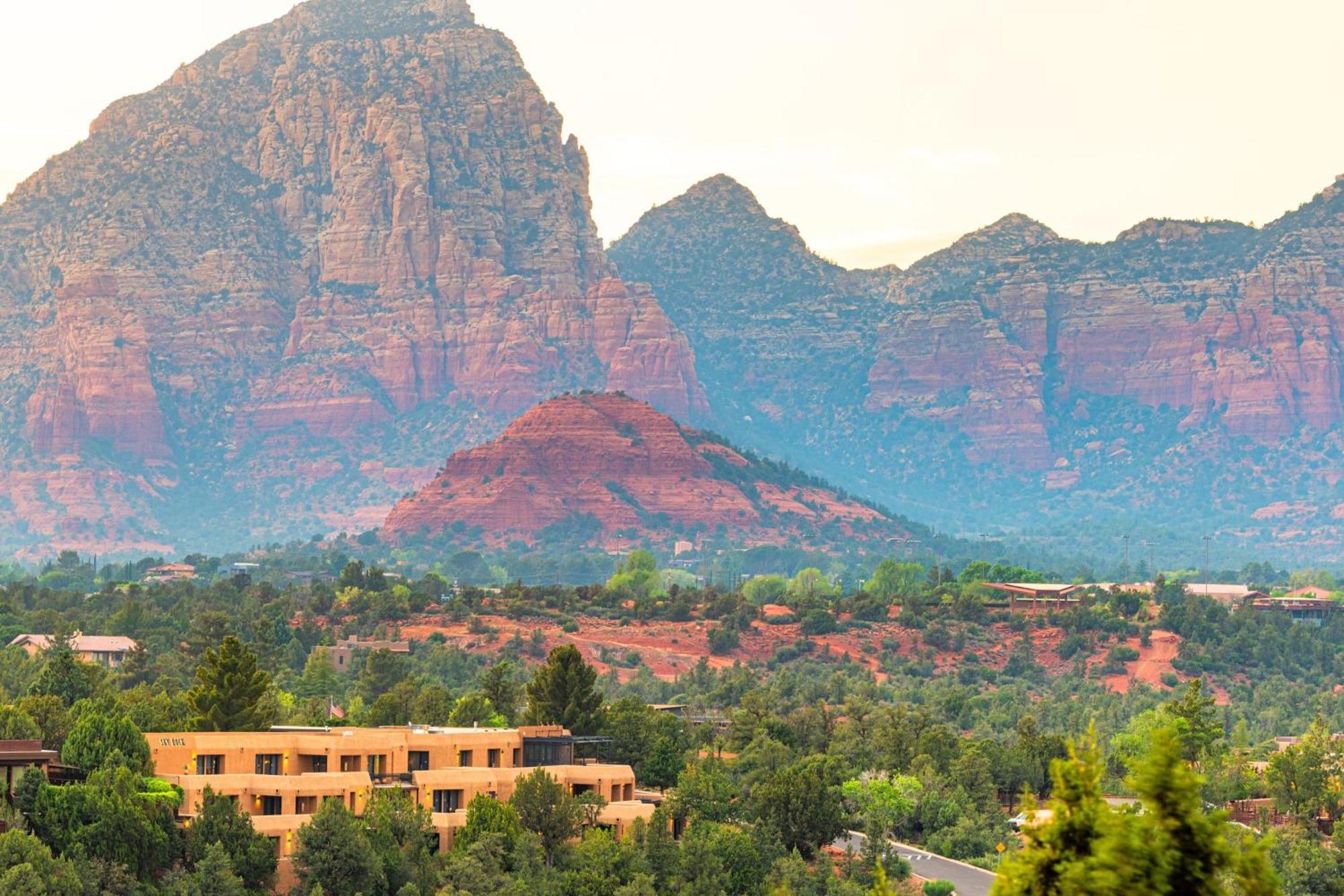 Sky Rock Sedona，致敬组合3*